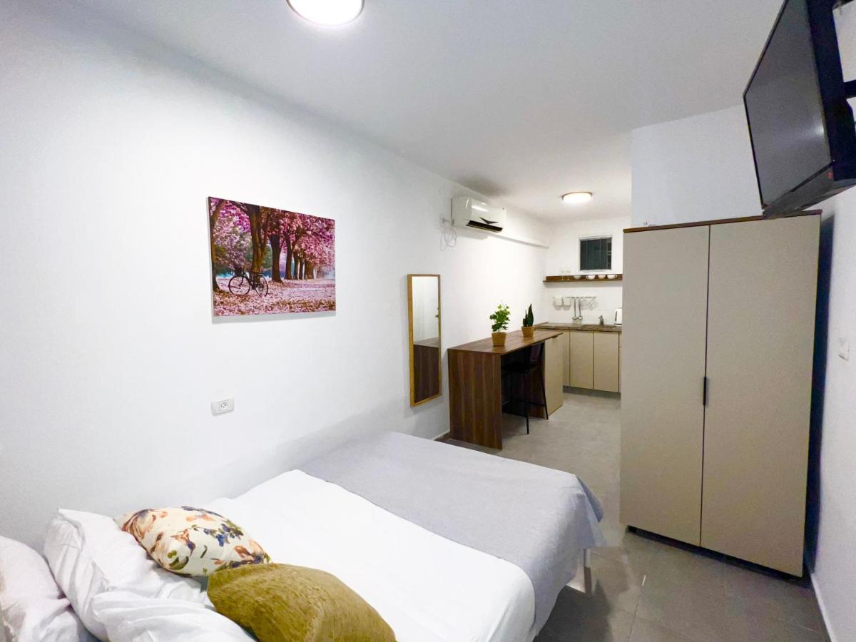 Aspentlv - Hacarmel Market Apartments & Studios Тел Авив Екстериор снимка