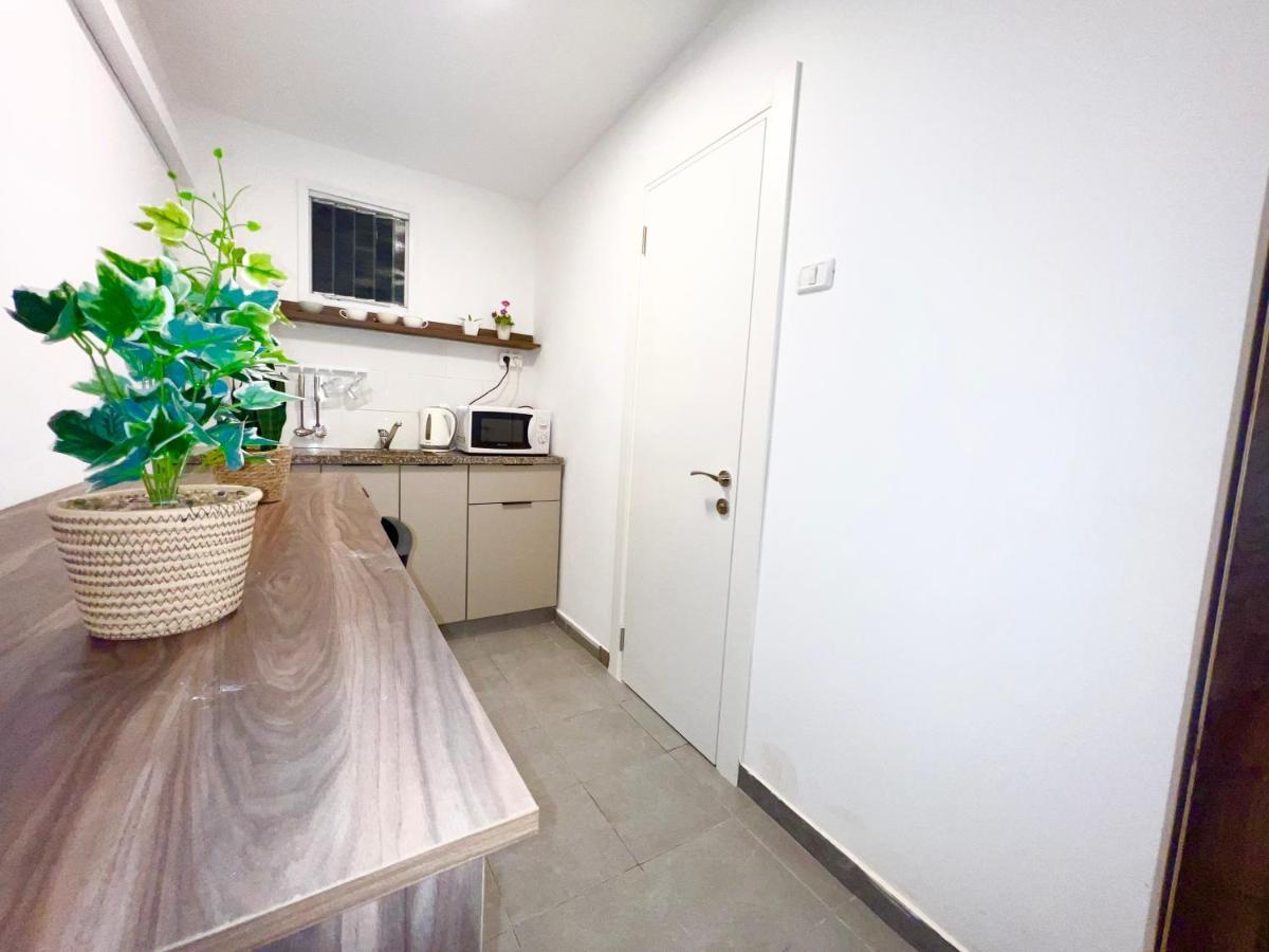 Aspentlv - Hacarmel Market Apartments & Studios Тел Авив Екстериор снимка