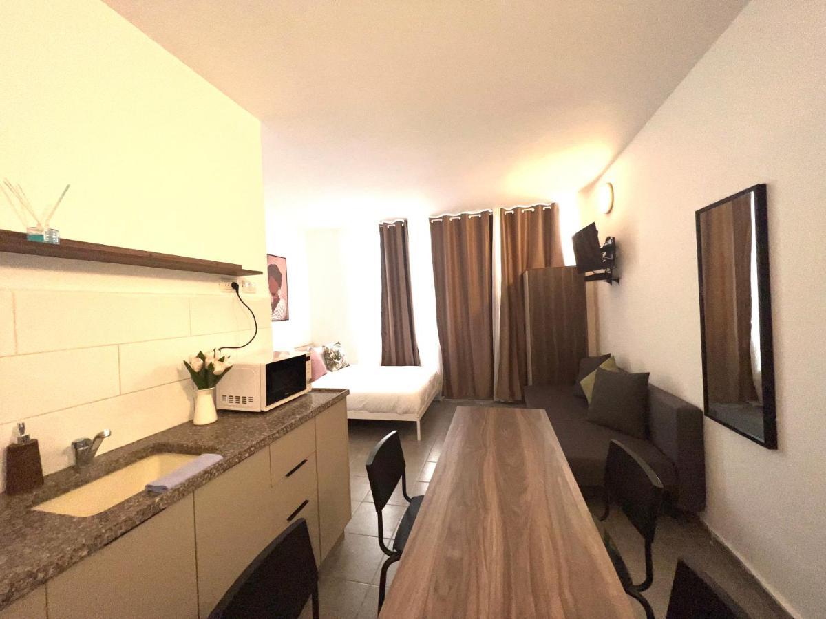 Aspentlv - Hacarmel Market Apartments & Studios Тел Авив Екстериор снимка