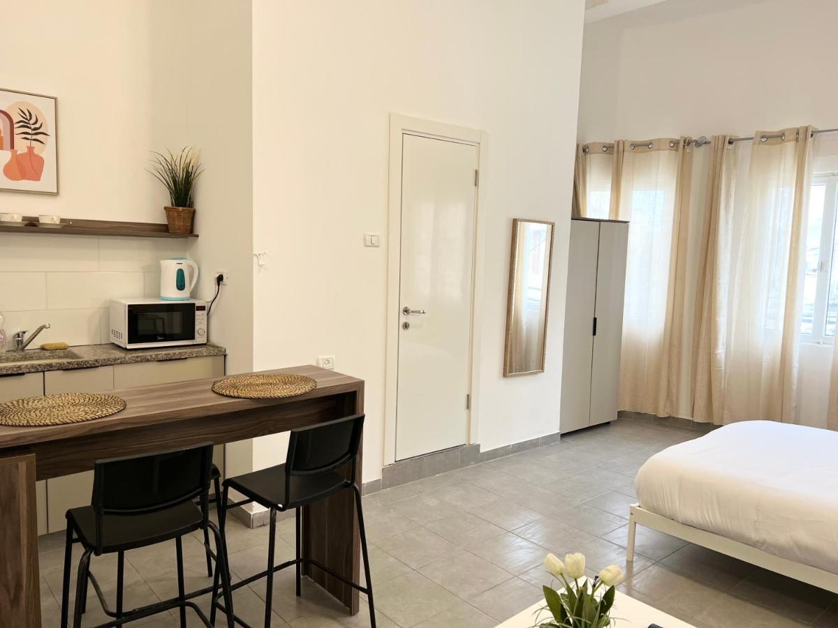 Aspentlv - Hacarmel Market Apartments & Studios Тел Авив Екстериор снимка