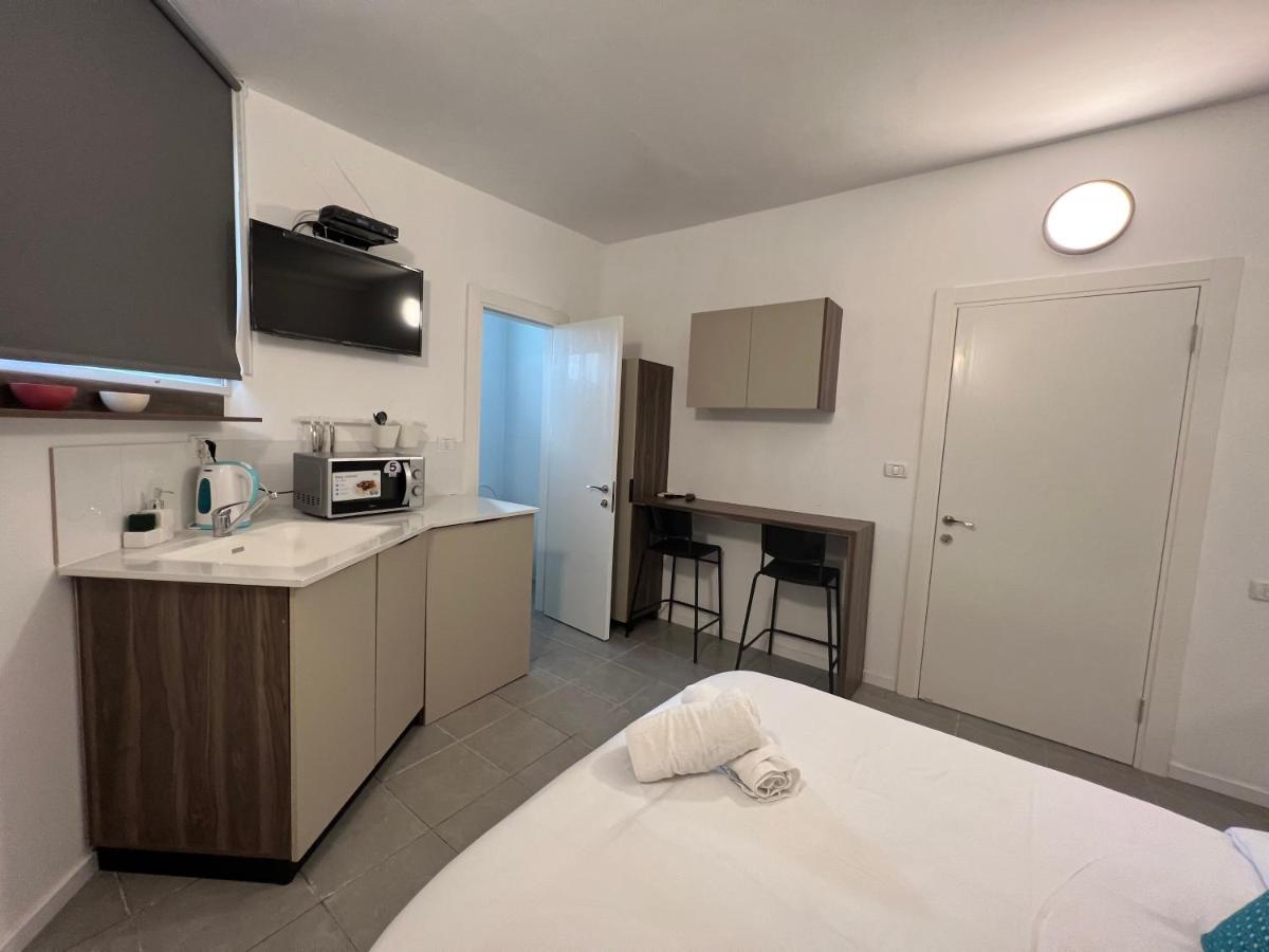 Aspentlv - Hacarmel Market Apartments & Studios Тел Авив Екстериор снимка