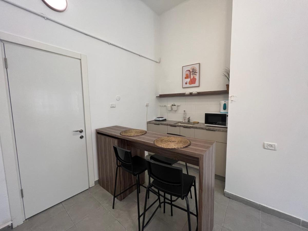 Aspentlv - Hacarmel Market Apartments & Studios Тел Авив Екстериор снимка
