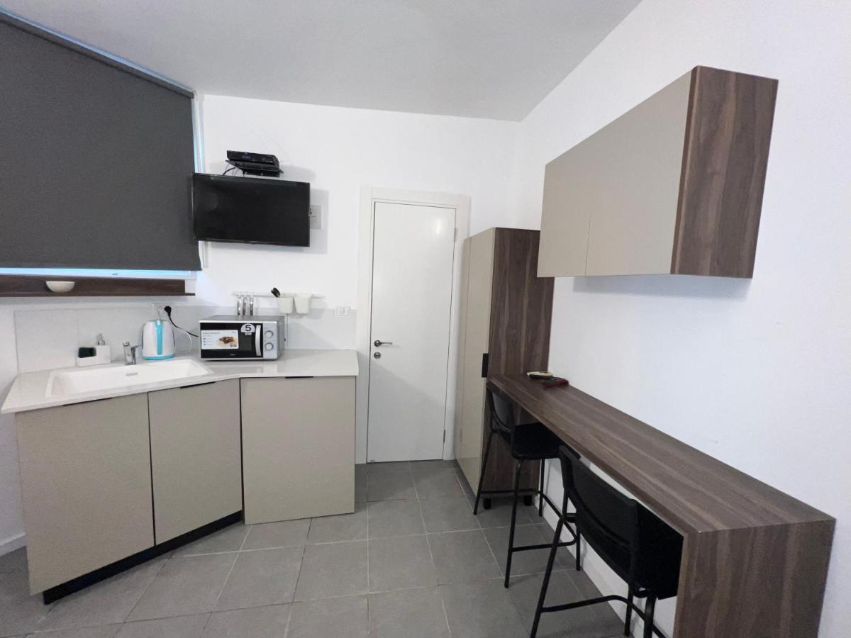 Aspentlv - Hacarmel Market Apartments & Studios Тел Авив Екстериор снимка