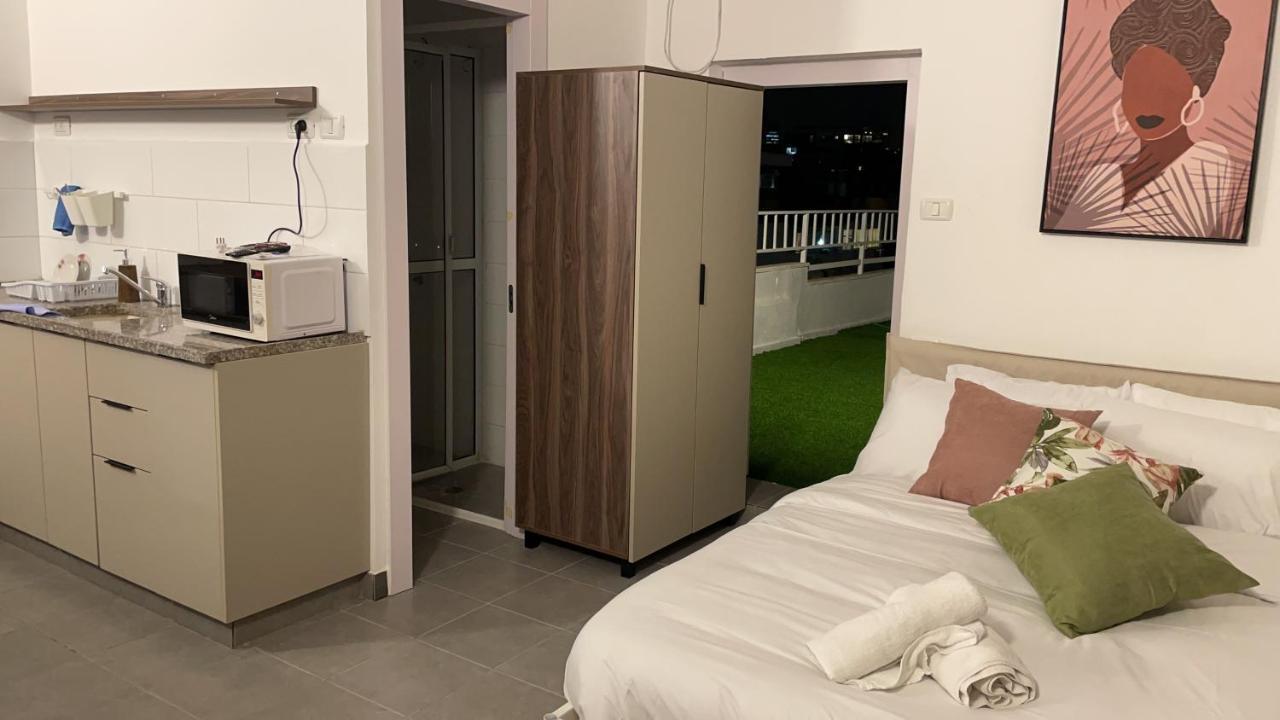 Aspentlv - Hacarmel Market Apartments & Studios Тел Авив Екстериор снимка